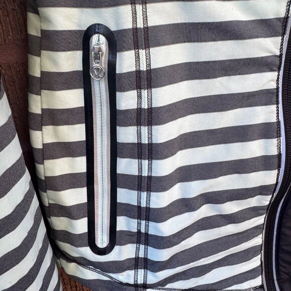 Lululemon Get Up And Glow Jacket Size 8 Mint Green & Black Stripes Reflective - Picture 7 of 13